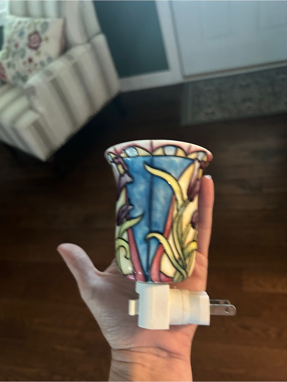 Art Nouveau Floral Ceramic Nightlight Plug-In - Blue & Pink - Picture 3 of 3